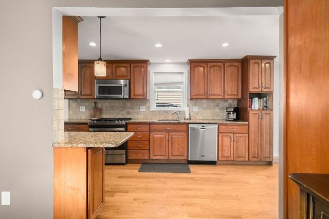 629 Sea St, Quincy, MA 02169