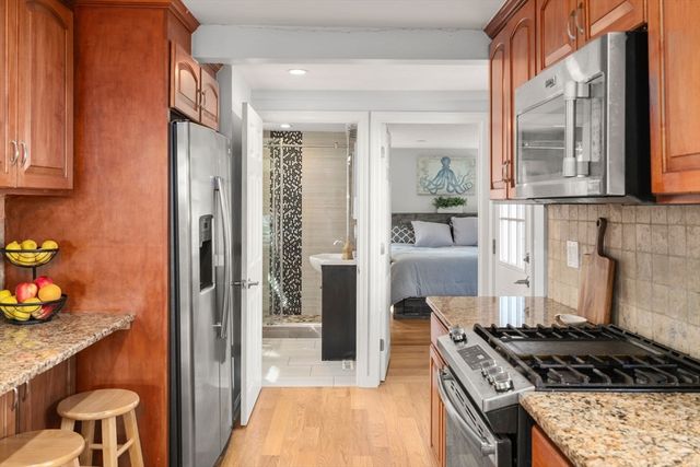 629 Sea St, Quincy, MA 02169
