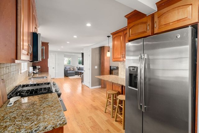 629 Sea St, Quincy, MA 02169