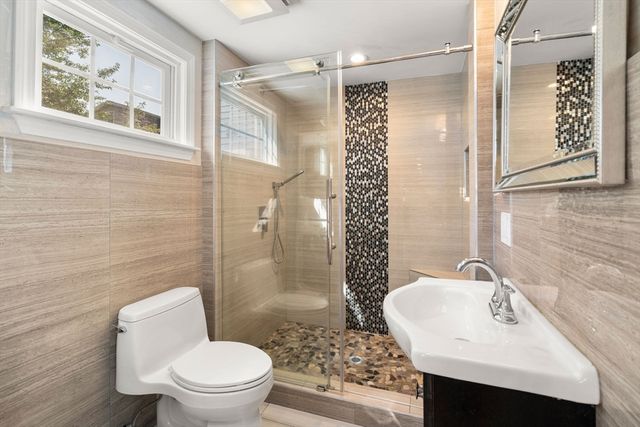 629 Sea St, Quincy, MA 02169
