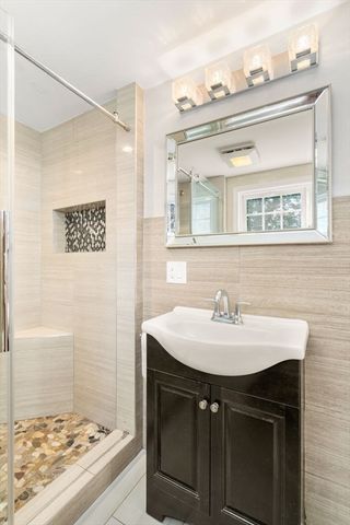 629 Sea St, Quincy, MA 02169