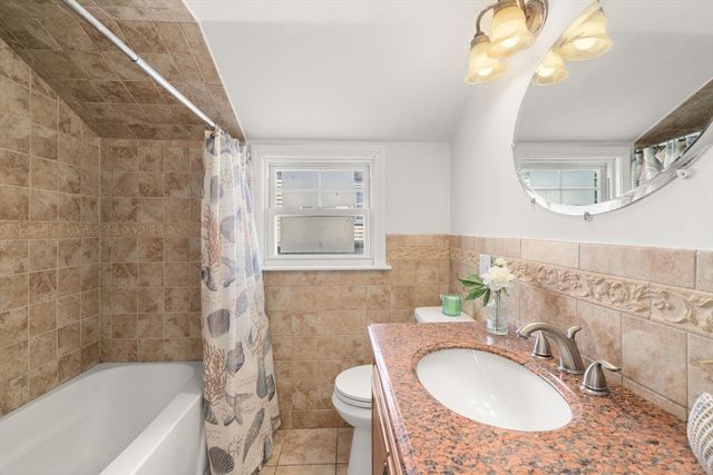 629 Sea St, Quincy, MA 02169