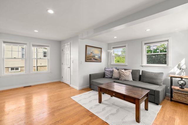 629 Sea St, Quincy, MA 02169