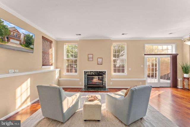 8352 MIDDLE RUDDINGS DR, Lorton, VA 22079
