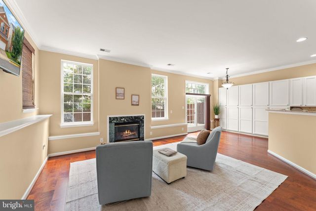 8352 MIDDLE RUDDINGS DR, Lorton, VA 22079