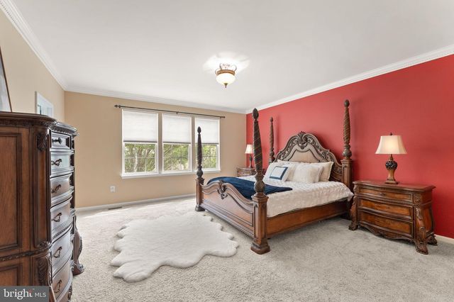 8352 MIDDLE RUDDINGS DR, Lorton, VA 22079