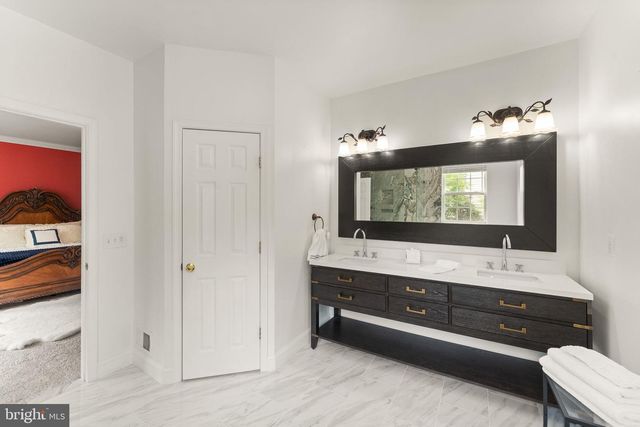 8352 MIDDLE RUDDINGS DR, Lorton, VA 22079