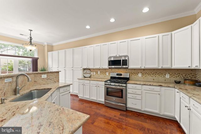 8352 MIDDLE RUDDINGS DR, Lorton, VA 22079