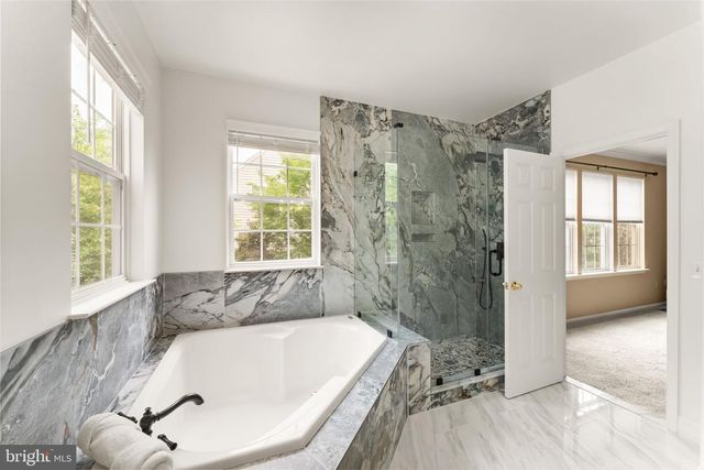 8352 MIDDLE RUDDINGS DR, Lorton, VA 22079