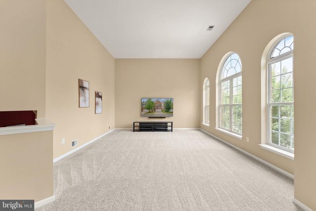8352 MIDDLE RUDDINGS DR, Lorton, VA 22079