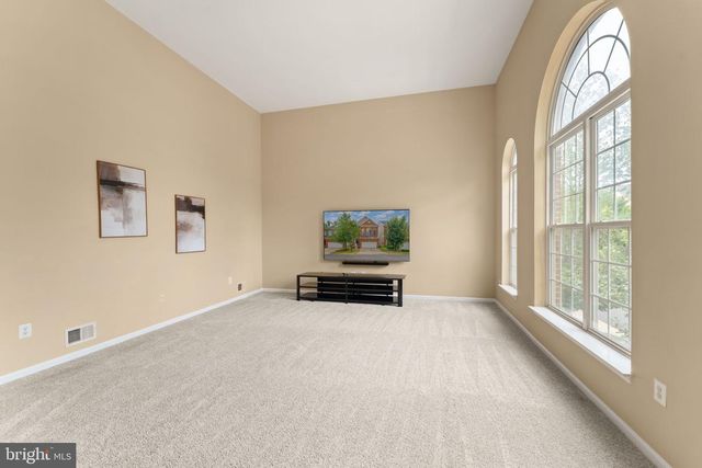 8352 MIDDLE RUDDINGS DR, Lorton, VA 22079