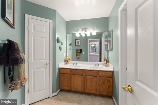8352 MIDDLE RUDDINGS DR, Lorton, VA 22079