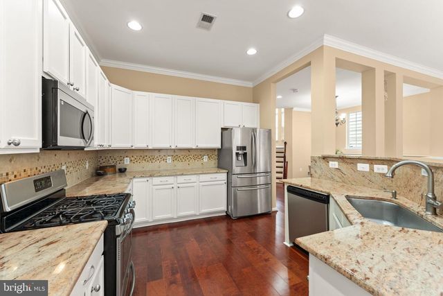 8352 MIDDLE RUDDINGS DR, Lorton, VA 22079