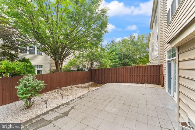 8352 MIDDLE RUDDINGS DR, Lorton, VA 22079