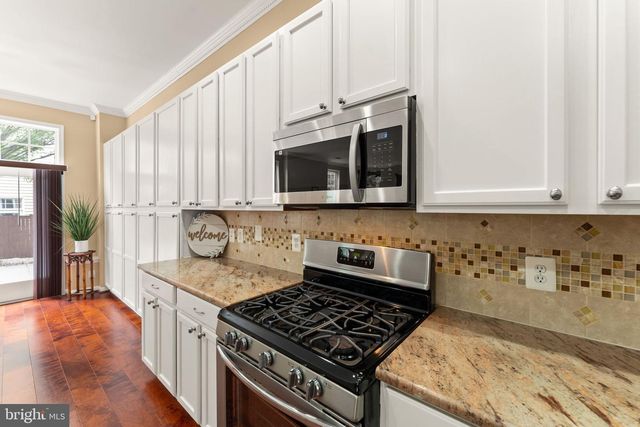 8352 MIDDLE RUDDINGS DR, Lorton, VA 22079