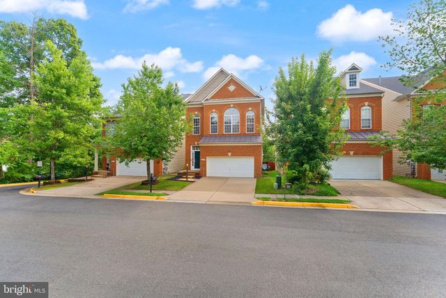 8352 MIDDLE RUDDINGS DR, Lorton, VA 22079