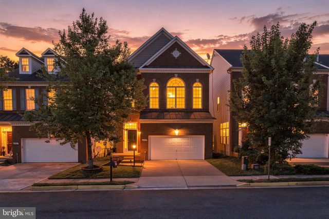 8352 MIDDLE RUDDINGS DR, Lorton, VA 22079