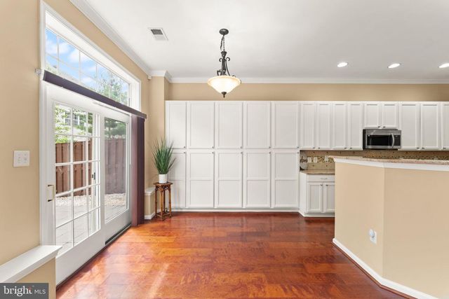 8352 MIDDLE RUDDINGS DR, Lorton, VA 22079