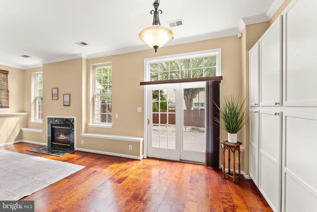 8352 MIDDLE RUDDINGS DR, Lorton, VA 22079