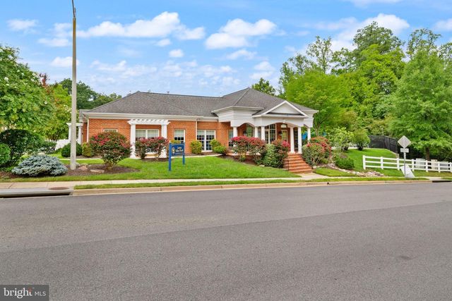 8352 MIDDLE RUDDINGS DR, Lorton, VA 22079