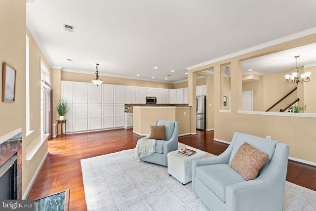 8352 MIDDLE RUDDINGS DR, Lorton, VA 22079