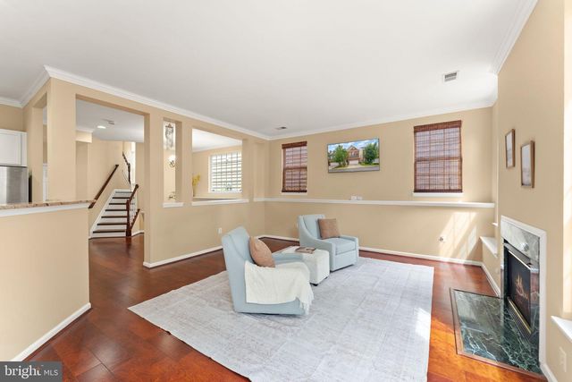 8352 MIDDLE RUDDINGS DR, Lorton, VA 22079