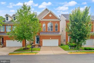 8352 MIDDLE RUDDINGS DR, Lorton, VA 22079