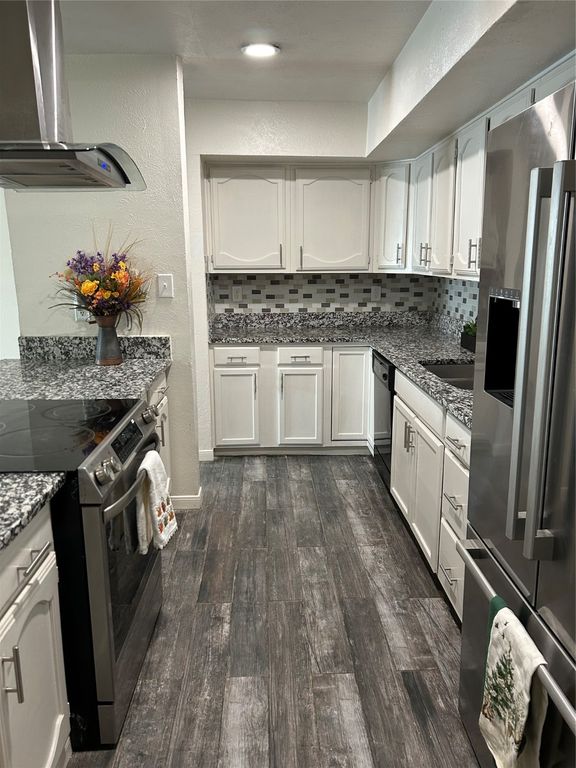 711 Netherland Place, Arlington, TX 76017