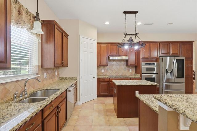 530 N BLUE LAKE AVENUE, Deland, FL 32724