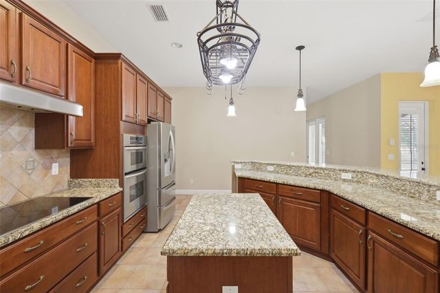 530 N BLUE LAKE AVENUE, Deland, FL 32724