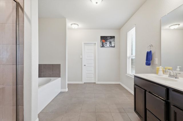 2409 Maple Stream Drive, Fort Worth, TX 76177