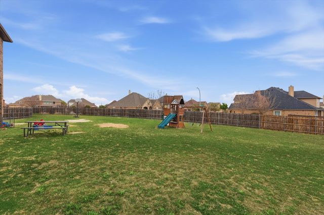 2409 Maple Stream Drive, Fort Worth, TX 76177