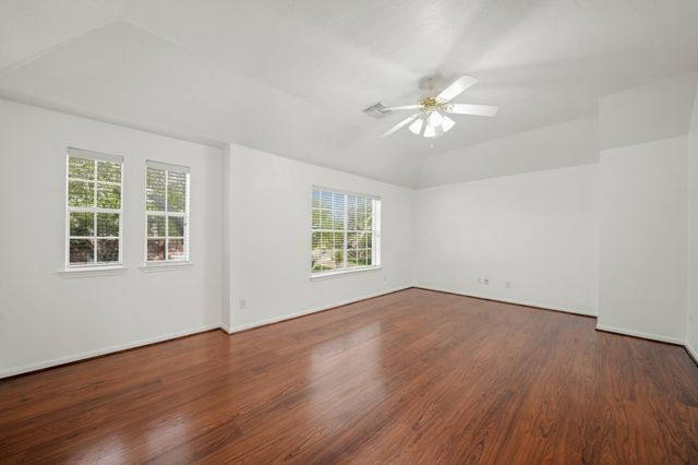 2208 Day Drive, Pearland, TX 77584