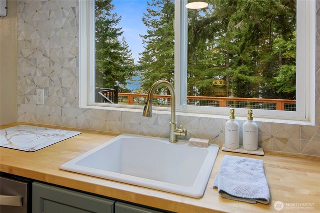 304314 Highway 101, Brinnon, WA 98320