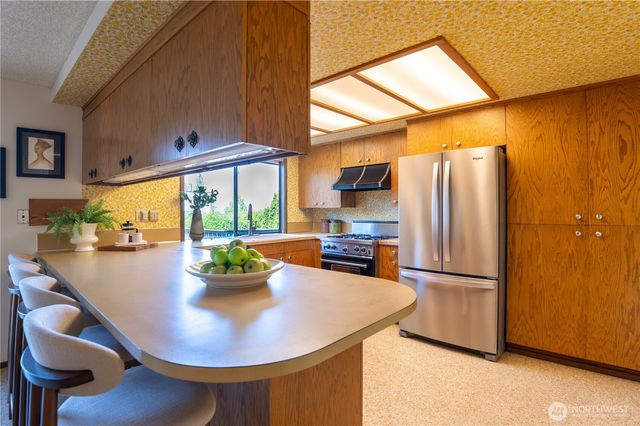 4033 52nd Place SW, Seattle, WA 98116