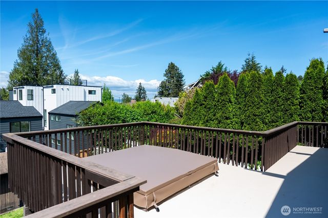 4033 52nd Place SW, Seattle, WA 98116