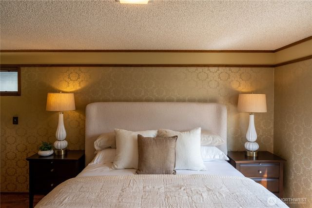 4033 52nd Place SW, Seattle, WA 98116