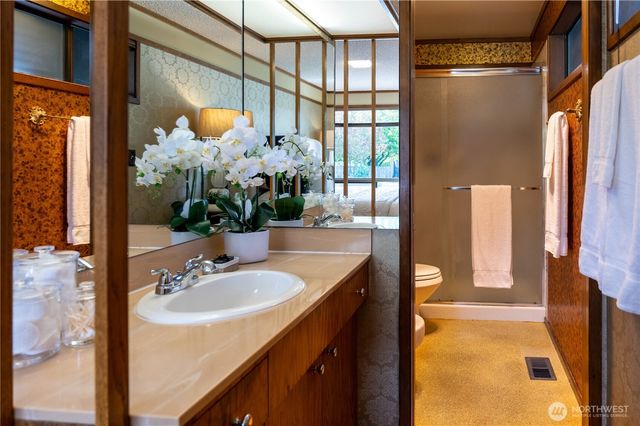 4033 52nd Place SW, Seattle, WA 98116