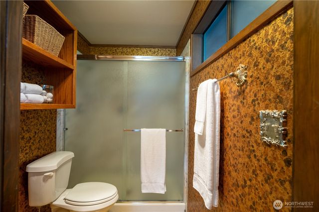 4033 52nd Place SW, Seattle, WA 98116