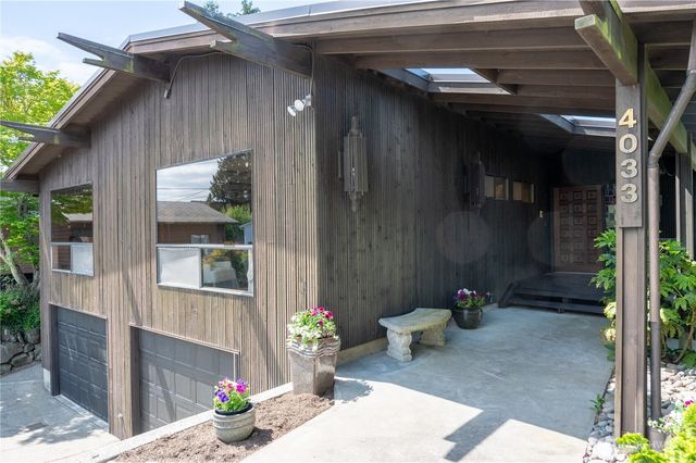 4033 52nd Place SW, Seattle, WA 98116