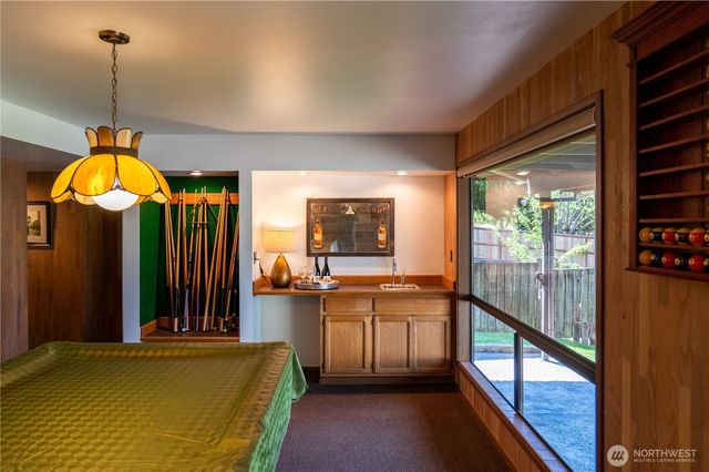 4033 52nd Place SW, Seattle, WA 98116
