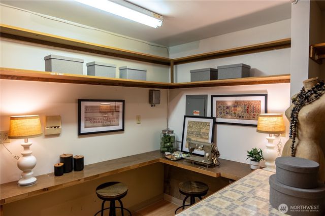 4033 52nd Place SW, Seattle, WA 98116
