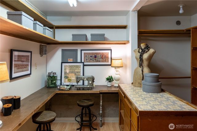 4033 52nd Place SW, Seattle, WA 98116