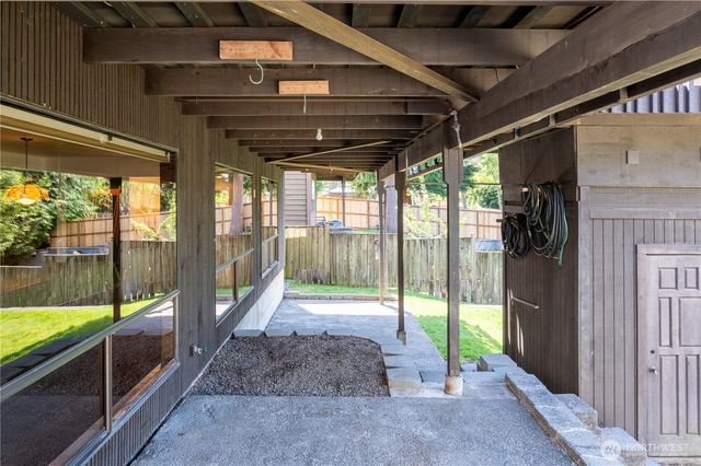 4033 52nd Place SW, Seattle, WA 98116