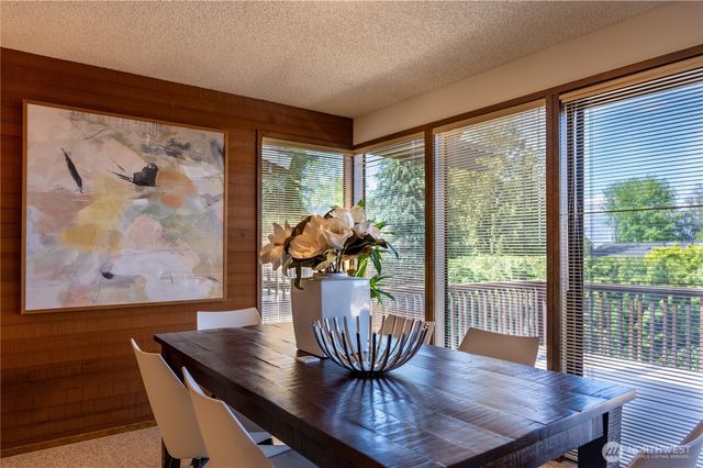 4033 52nd Place SW, Seattle, WA 98116