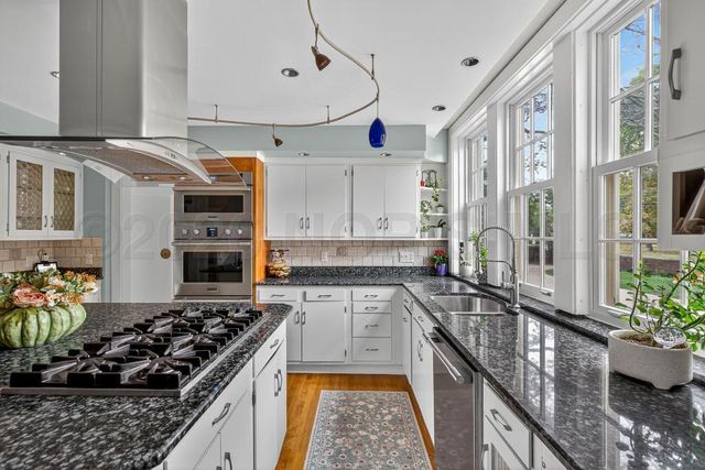 4215 River Road, Toledo, OH 43614