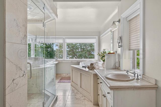 4215 River Road, Toledo, OH 43614