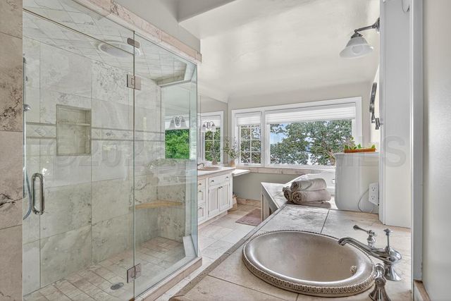 4215 River Road, Toledo, OH 43614