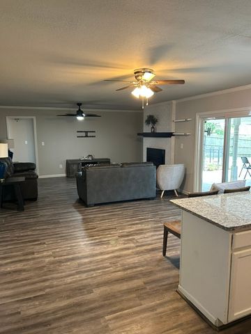 1301 Morris Avenue, Springdale, AR 72764