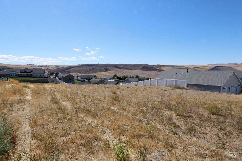 2230 Deer Pointe Dr., Clarkston, WA 99403
